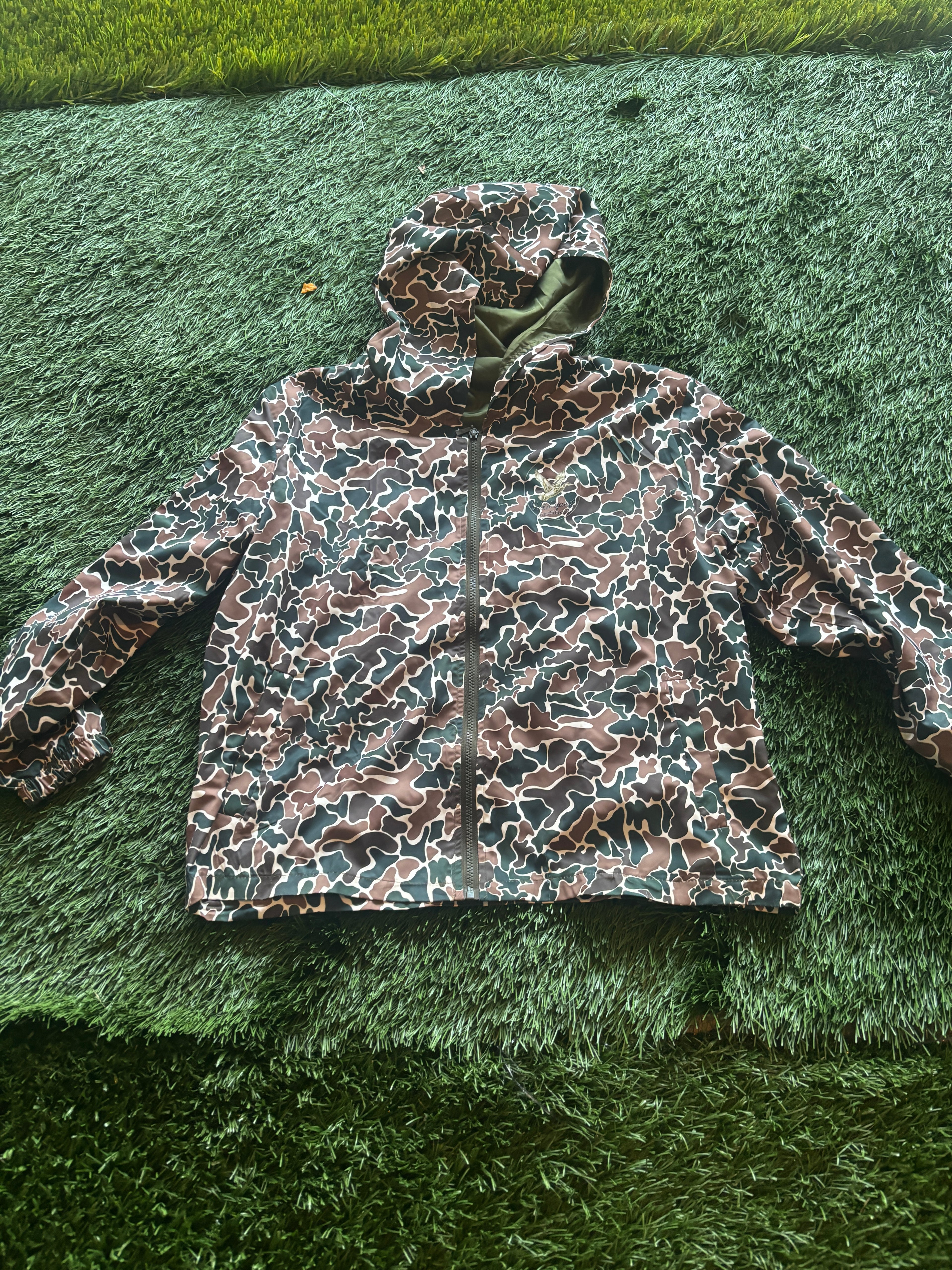 Duck camo windbreaker( recommended going a size up)