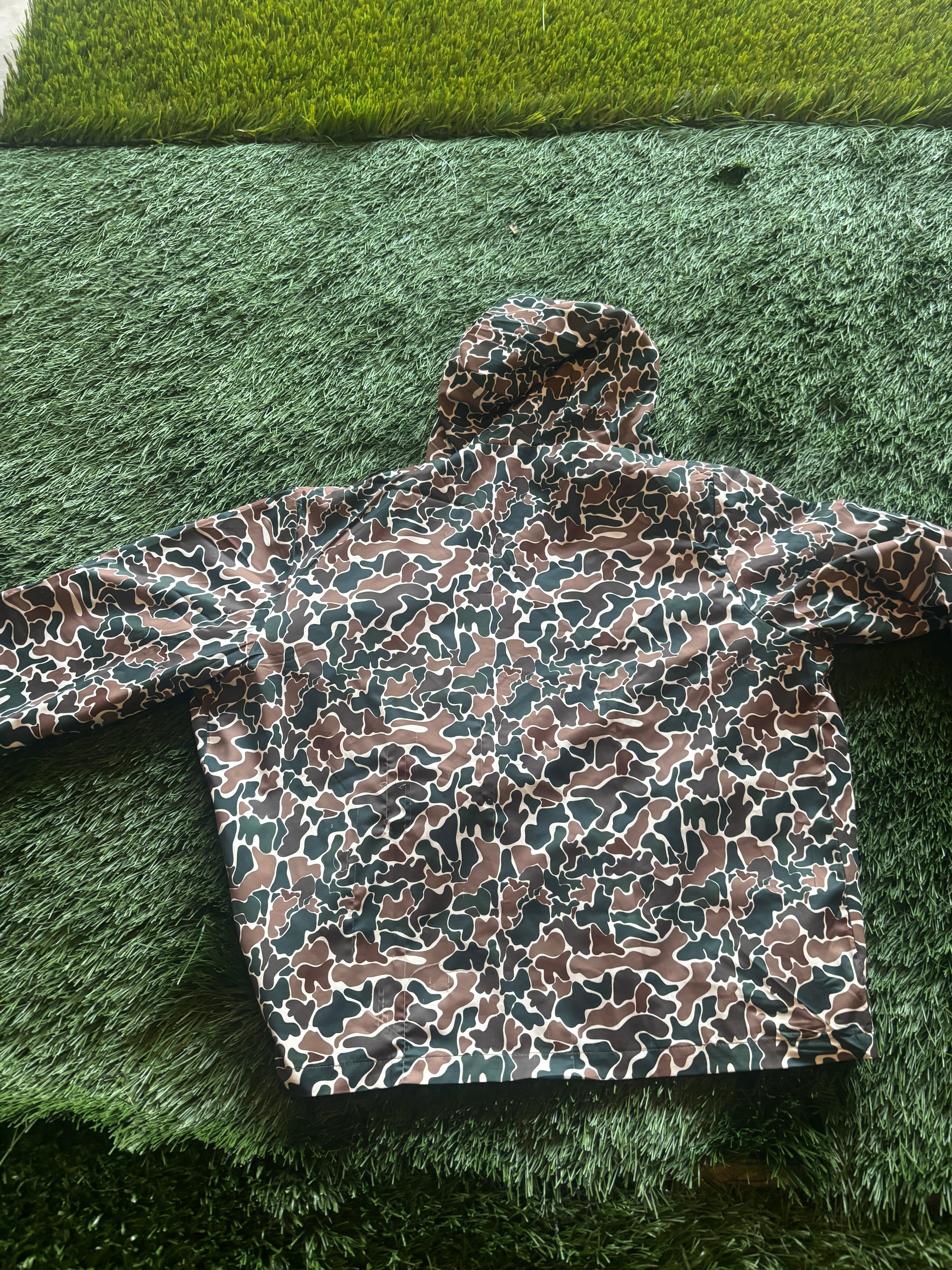 Duck camo windbreaker( recommended going a size up)